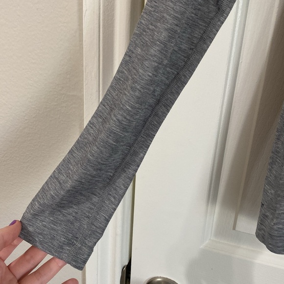 Nike long sleeve heathered grey dri-fit fitted athletic top - size large - Picture 4 of 8